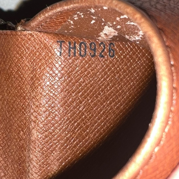 Authentic Louis Vuitton monogram wallet - Picture 2 of 16